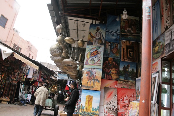 Abbildung Geschäfte in den Souks von Marrakesch