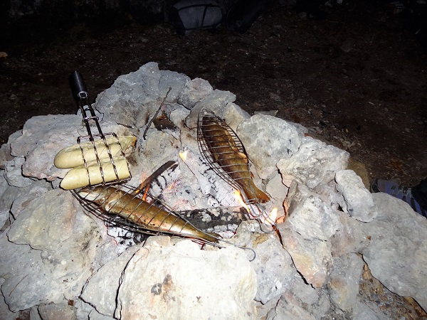 Aufseßer Saiblinge auf Lagerfeuer gegrillt in der Fränkischen Schweiz