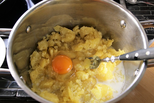 Foto Kartoffelbrei mit Milch, Butter und Ei
