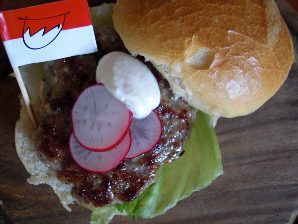 Fränkischer Burger aus Bratwurstbrät