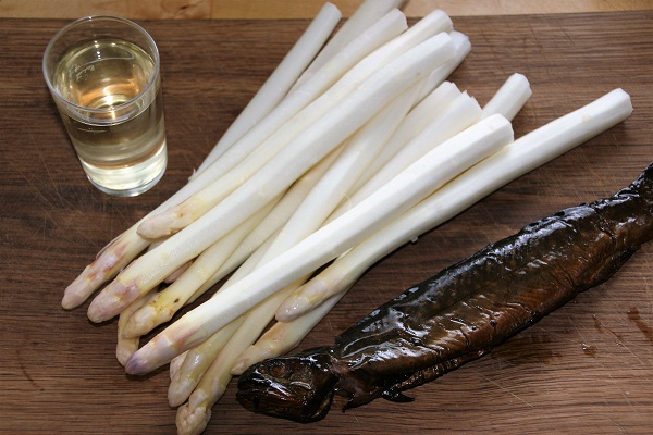 Saibling mit Spargel