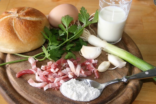 Zutaten für Semmelknödel
