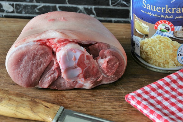 Eisbein mit Sauerkraut