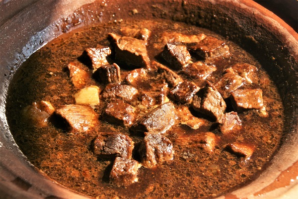 Rindfleischgulasch in Biersoße