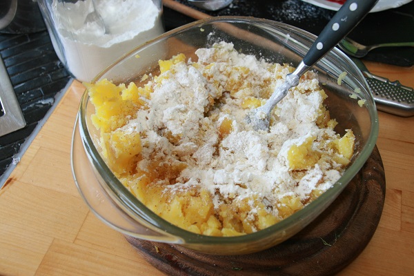 Foto Teig für Kartoffelnudeln