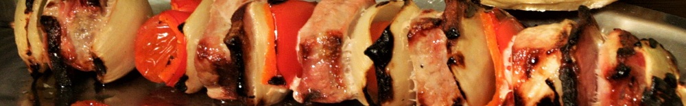 Gegrillter Fleischspieß mit Gemüse