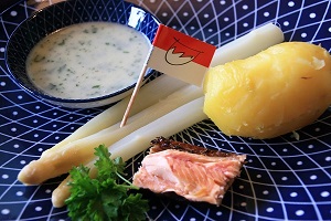 Spargel mit Aufseßer Saibling