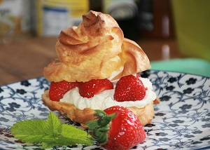 Windbeutel mit Erdbeeren