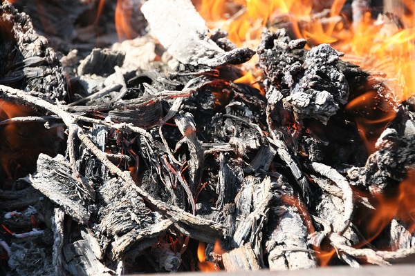 Holzfeuer